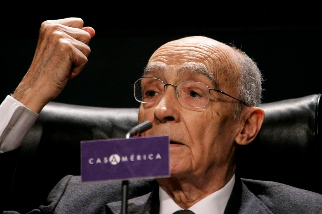 1922: Llega al mundo José Saramago, escritor portugués reconocido con el Nobel de Literatura