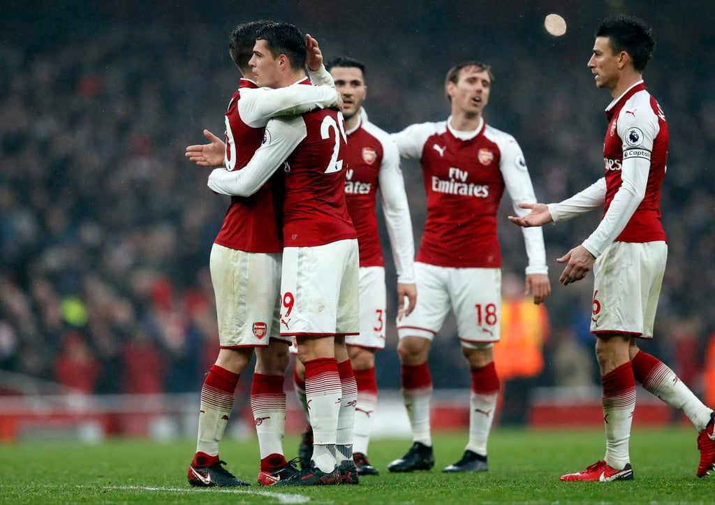 Arsenal vence 2-0 al Tottenham Hotspur y aspira a torneo europeo