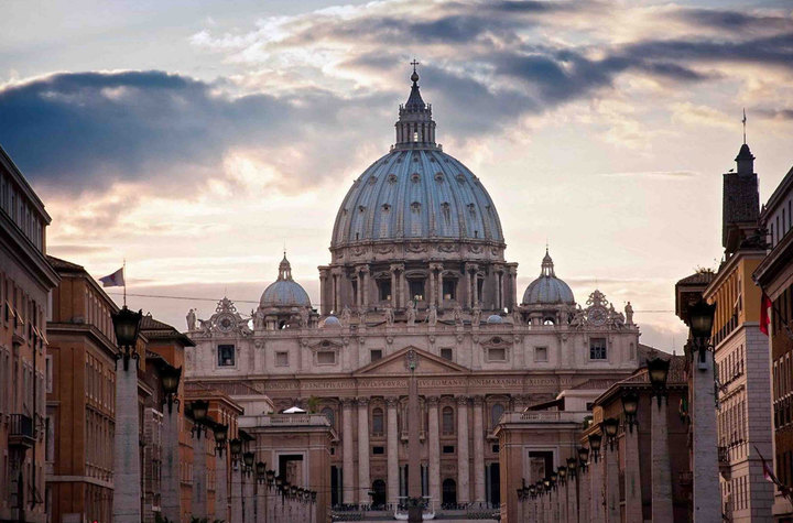 Vaticano investiga abuso de menores