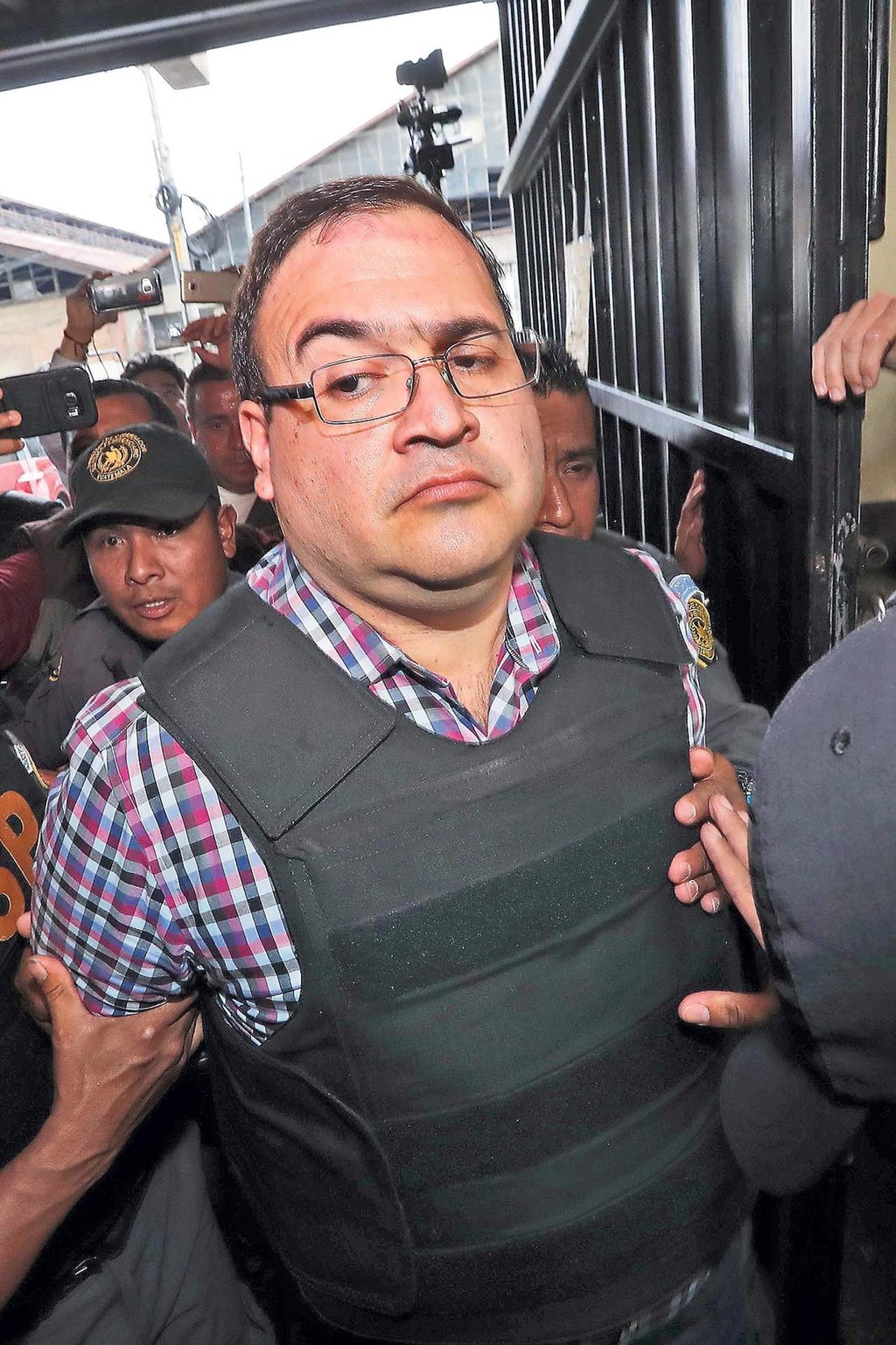 Interponen denuncias contra 25 exfuncionarios de Javier Duarte
