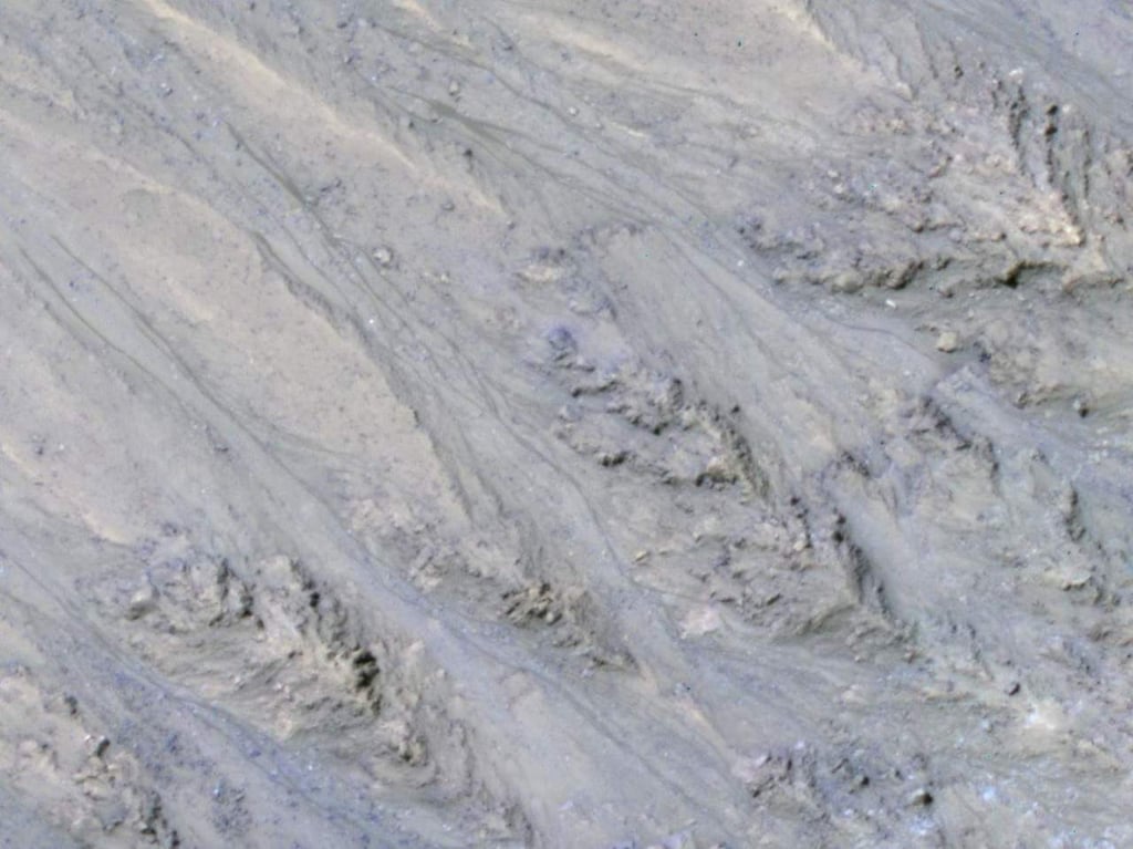 Riachuelos de Marte son en realidad corrientes de arena, asegura estudio