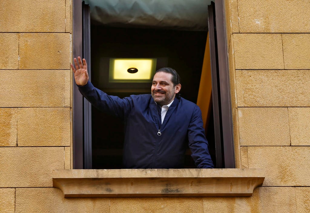 Hariri deja en suspenso su dimisión; permanecerá en el Líbano