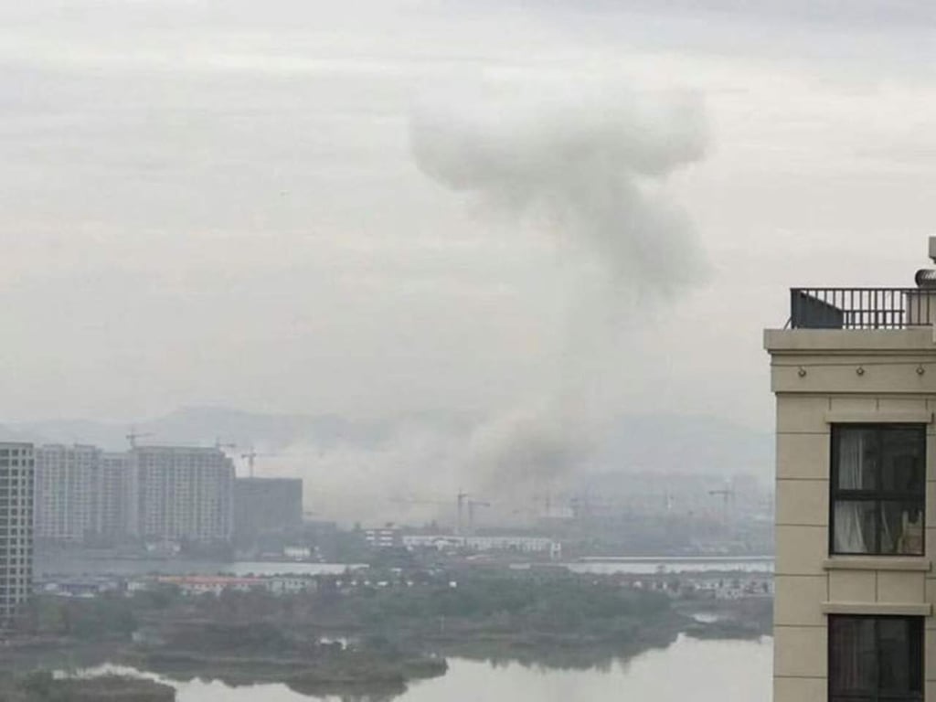 Reportan explosión en ciudad portuaria de China; hay heridos y daños