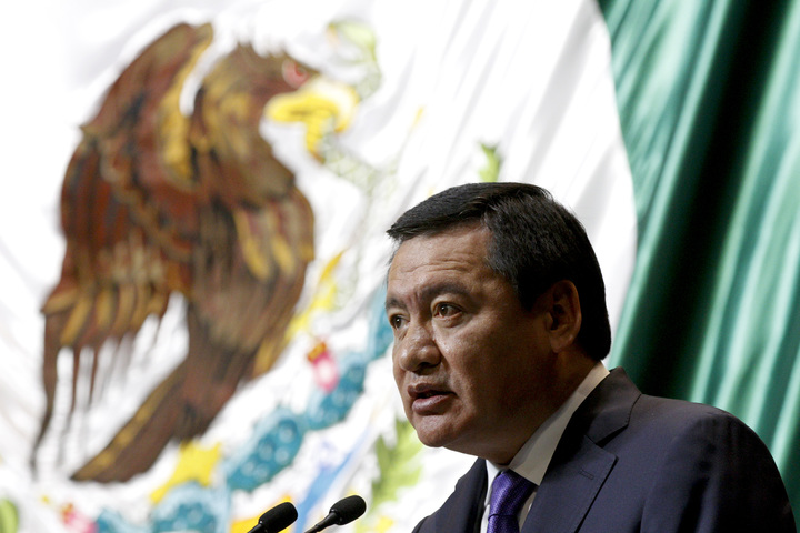 Deja Osorio Chong carrera presidencial