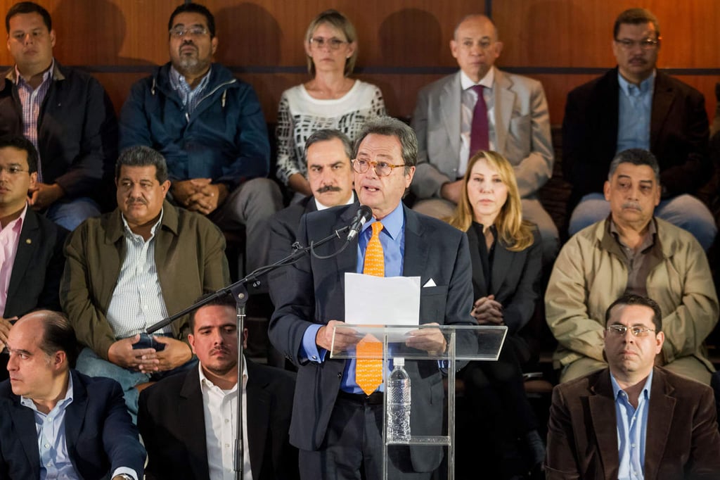 Oposición venezolana dialogará para defender Constitución