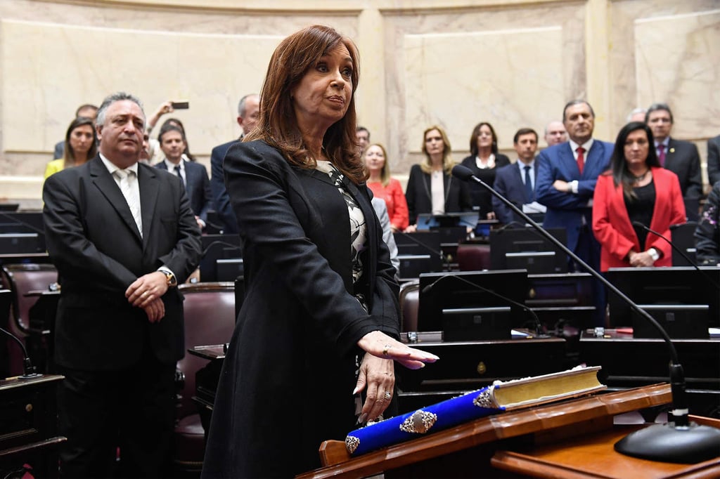 Cristina Fernández jura como senadora en Argentina