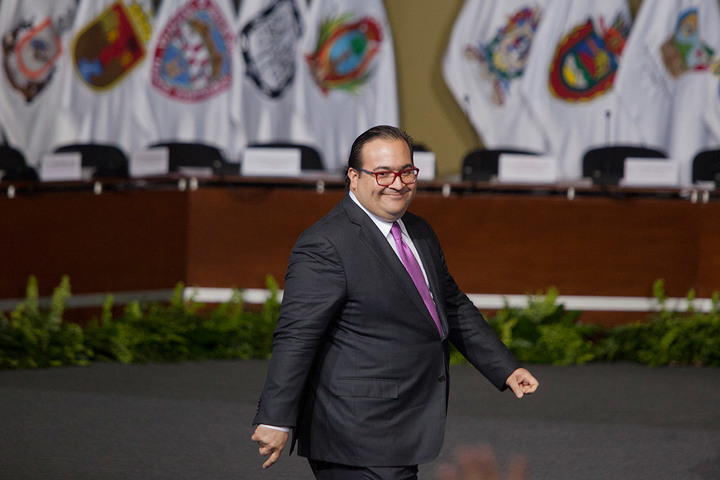 Duarte agasajó con  13 mil millones a la  prensa en Veracruz