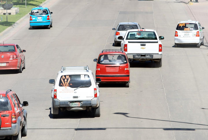 Circulan 105 mil vehículos sin placas nuevas en Durango