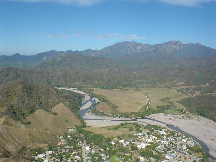 Mueren 3 en enfrentamiento con marinos en la Sierra de Durango