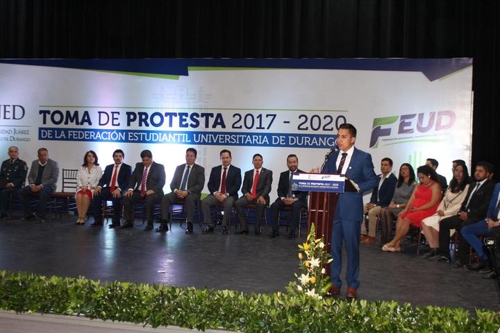 Ricardo García rindió protesta como nuevo líder de la FEUD