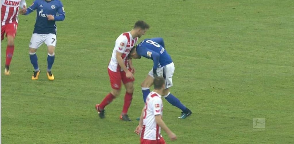 Göretzka 'pierde la cabeza' en partido de Schalke 04