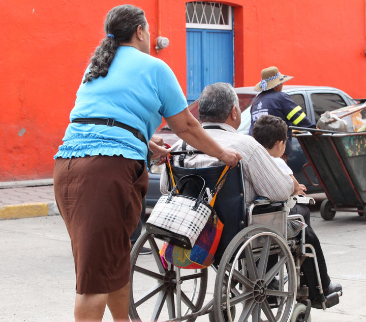Ruta Azul integra a personas con discapacidad a la sociedad