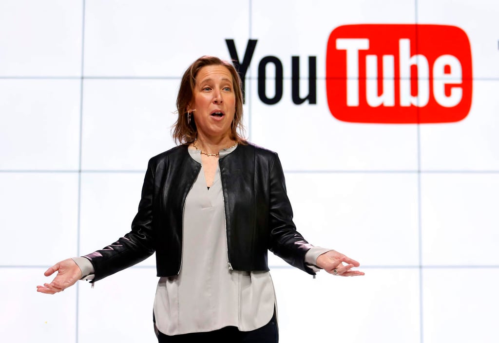Contratará YouTube más empleados para revisar videos