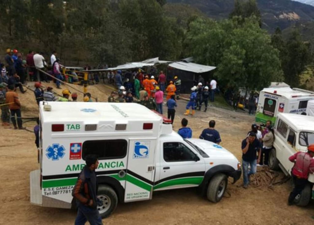 Al menos tres muertos y seis desaparecidos tras explosión en mina en Colombia