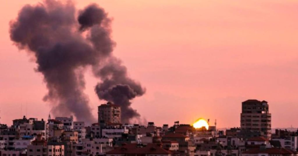 Ataca Israel la Franja de Gaza en represalia por lanzamiento de cohetes