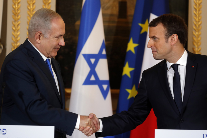 Netanyahu y Macron intercambian críticas