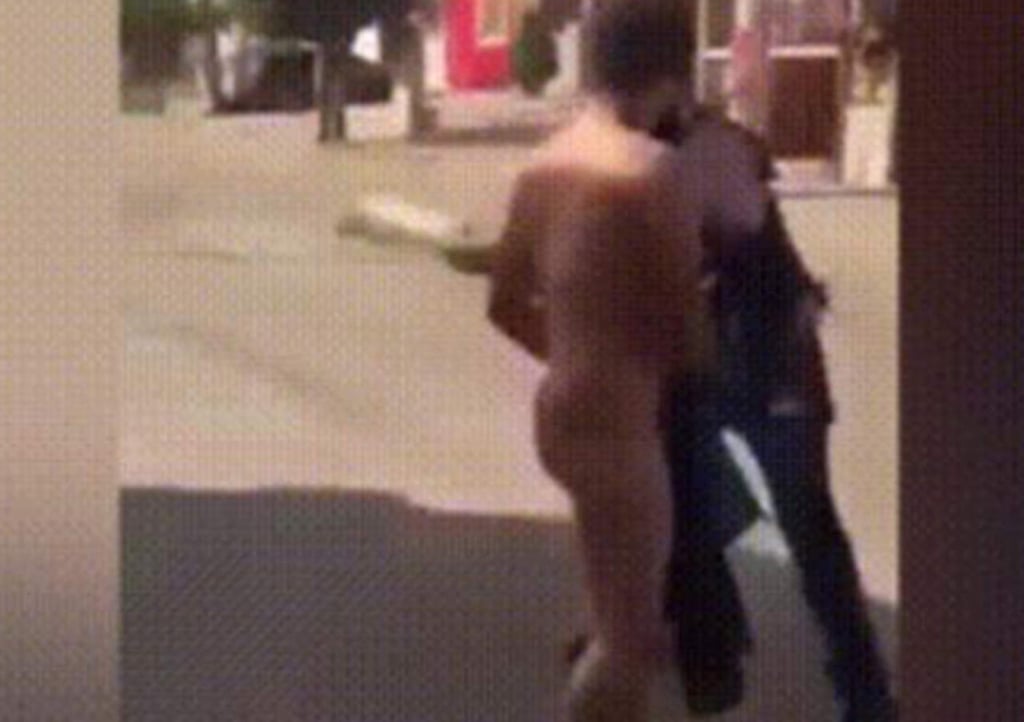 Hombres armados agreden y desnudan a presunto ladrón