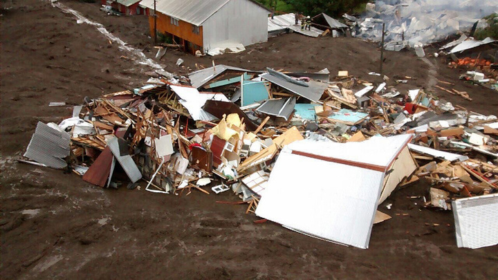 Suman tres muertos por aluvión en Chile