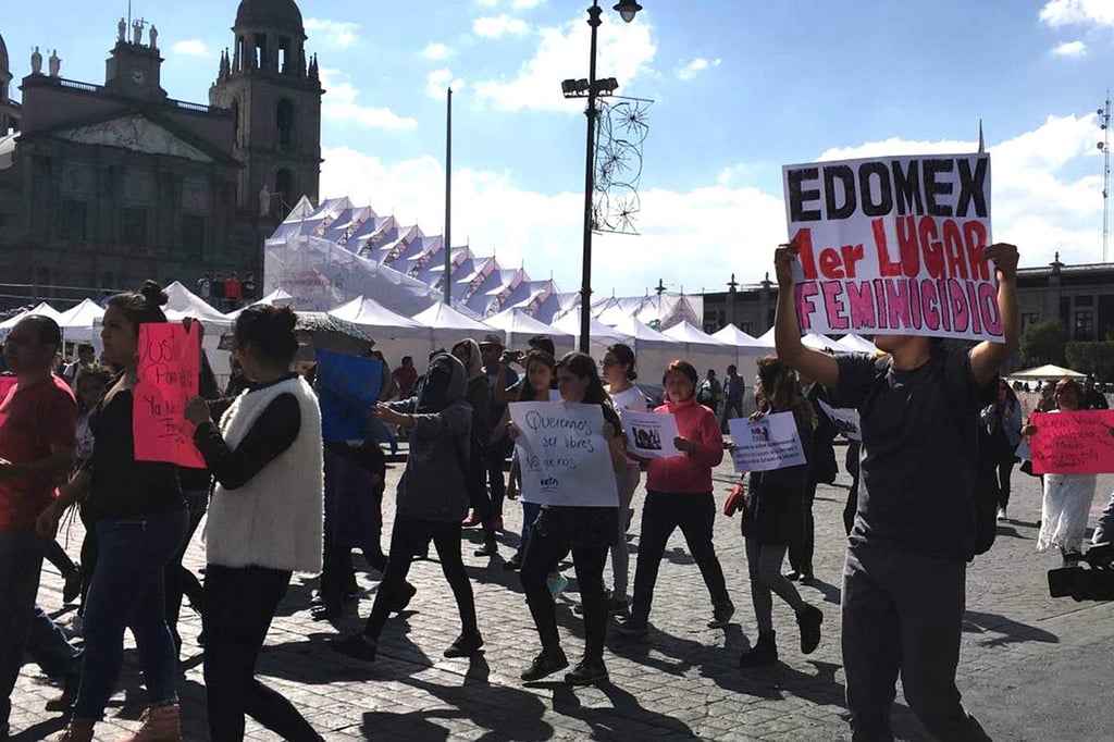 Marchan para exigir justicia por asesinato de Rosalinda en Toluca