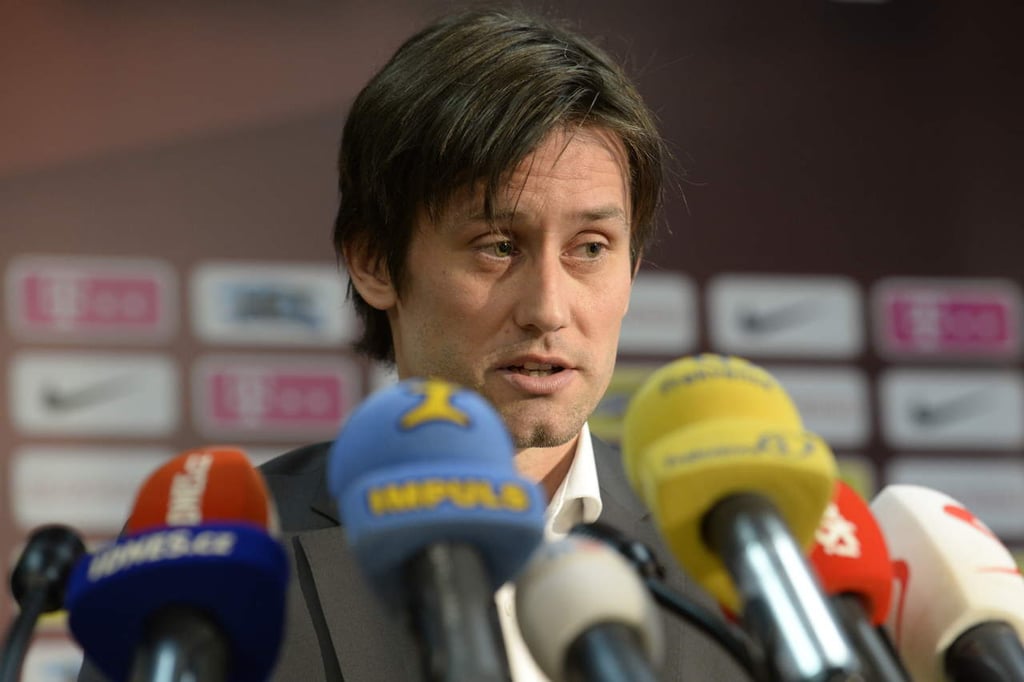Rosicky, exjugador de Arsenal, se retira del futbol