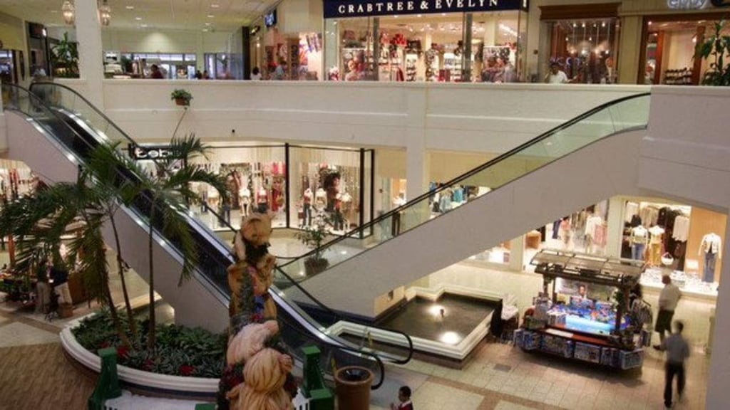 Desalojan centro comercial de Miami tras falsa alarma de tiroteo