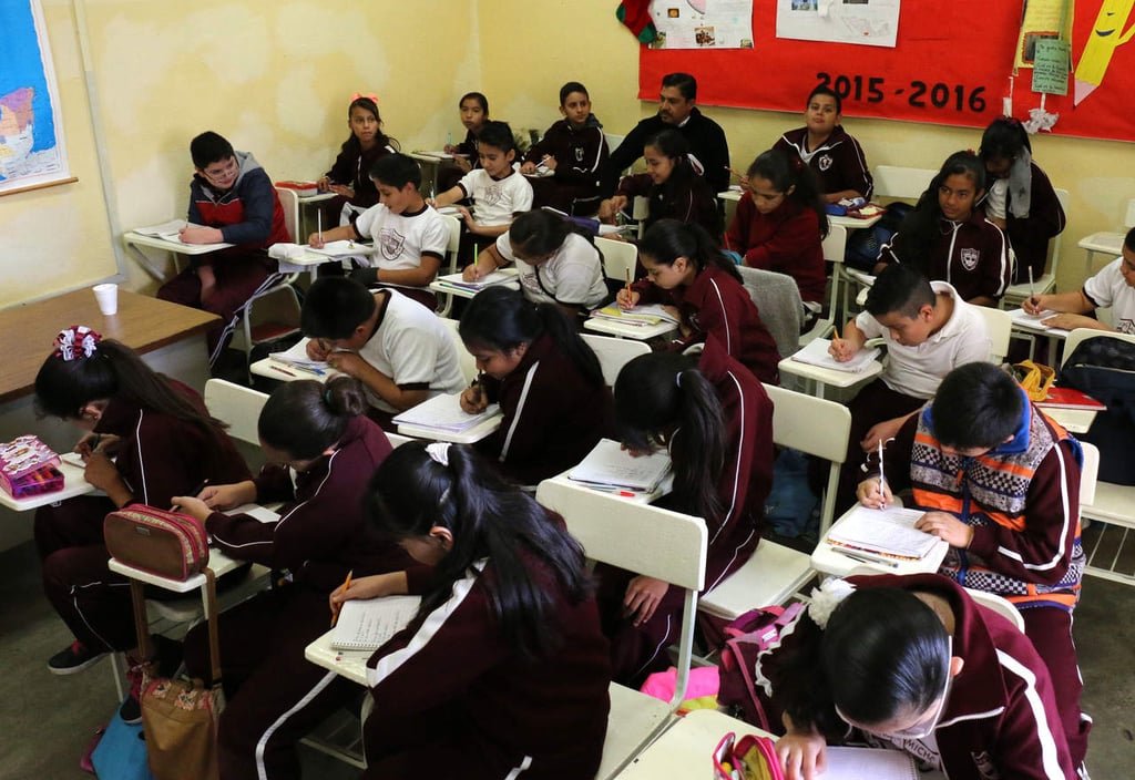 Diputados de Michoacán aprueban cobro en escuelas públicas