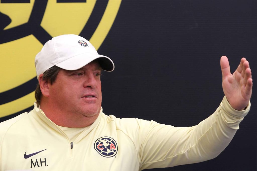 Le urgen a Miguel Herrera refuerzos