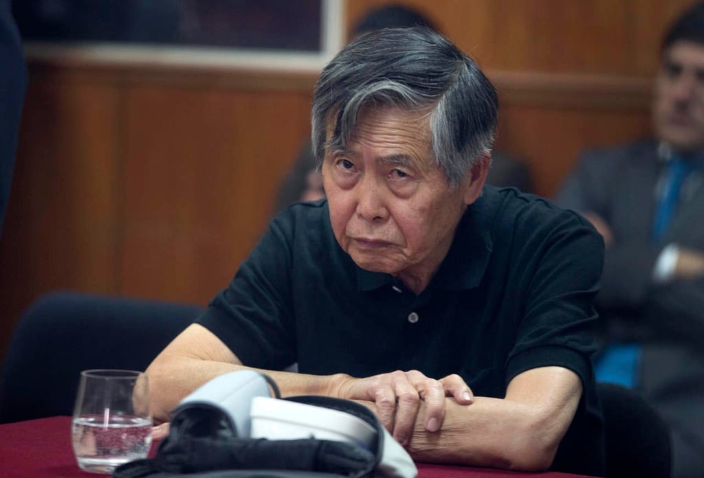 Cerca de 230 escritores, entre ellos Vargas Llosa, rechazan indulto a Fujimori