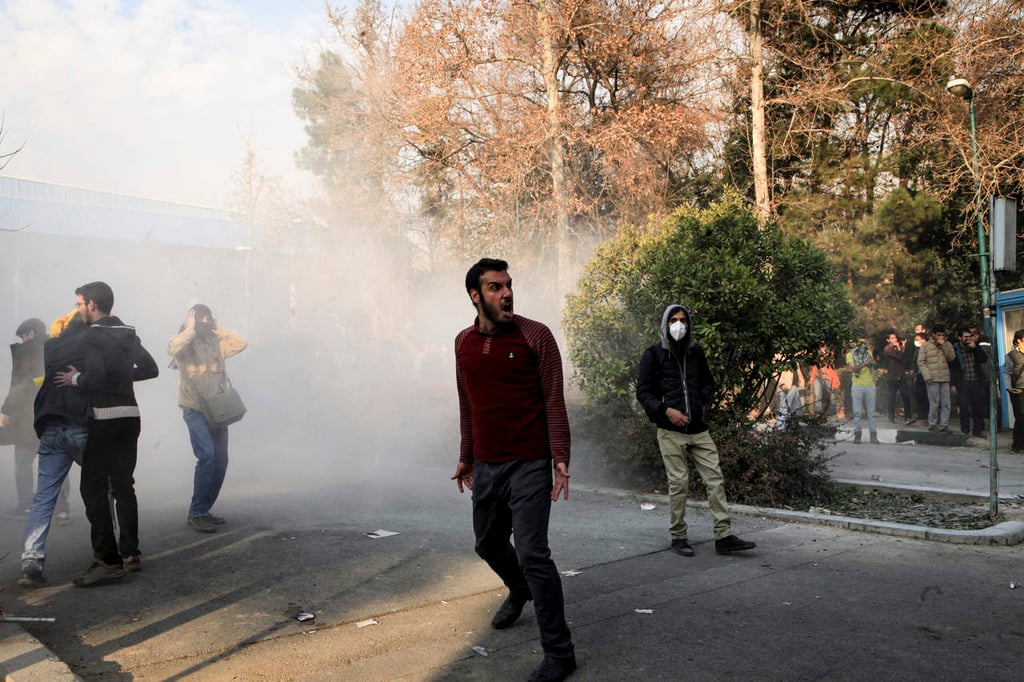 Al menos mil detenidos en Irán en protestas antigubernamentales