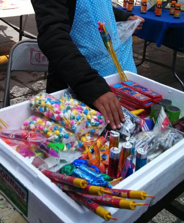 En operativo, aseguraron media tonelada de pólvora