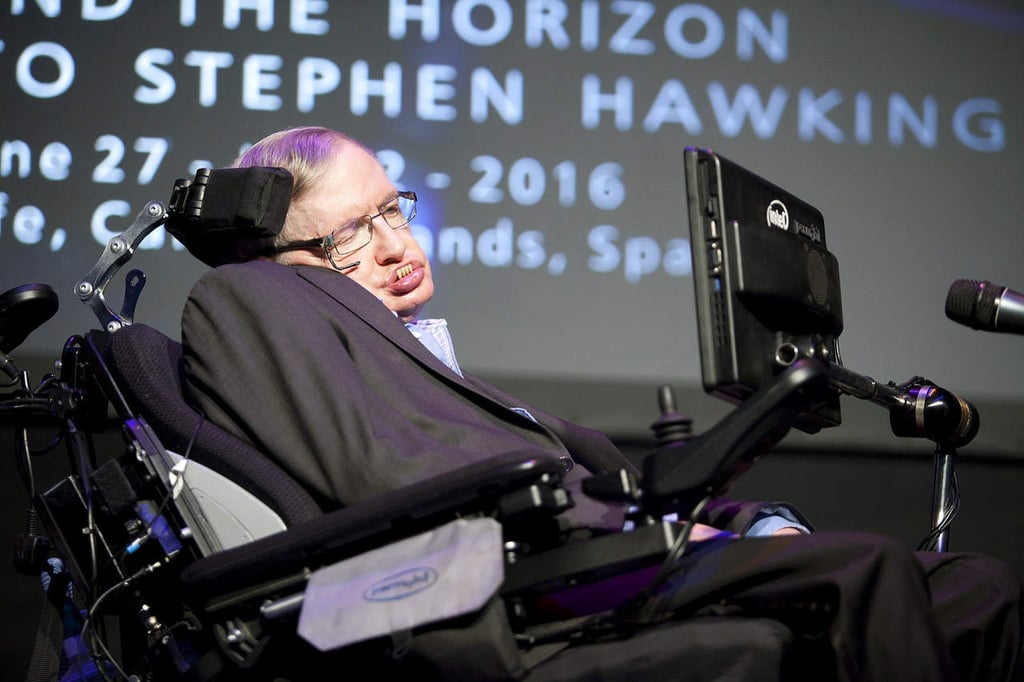 1942: Nace Stephen Hawking, reconocido físico teórico, astrofísico, cosmólogo y divulgador científico británico