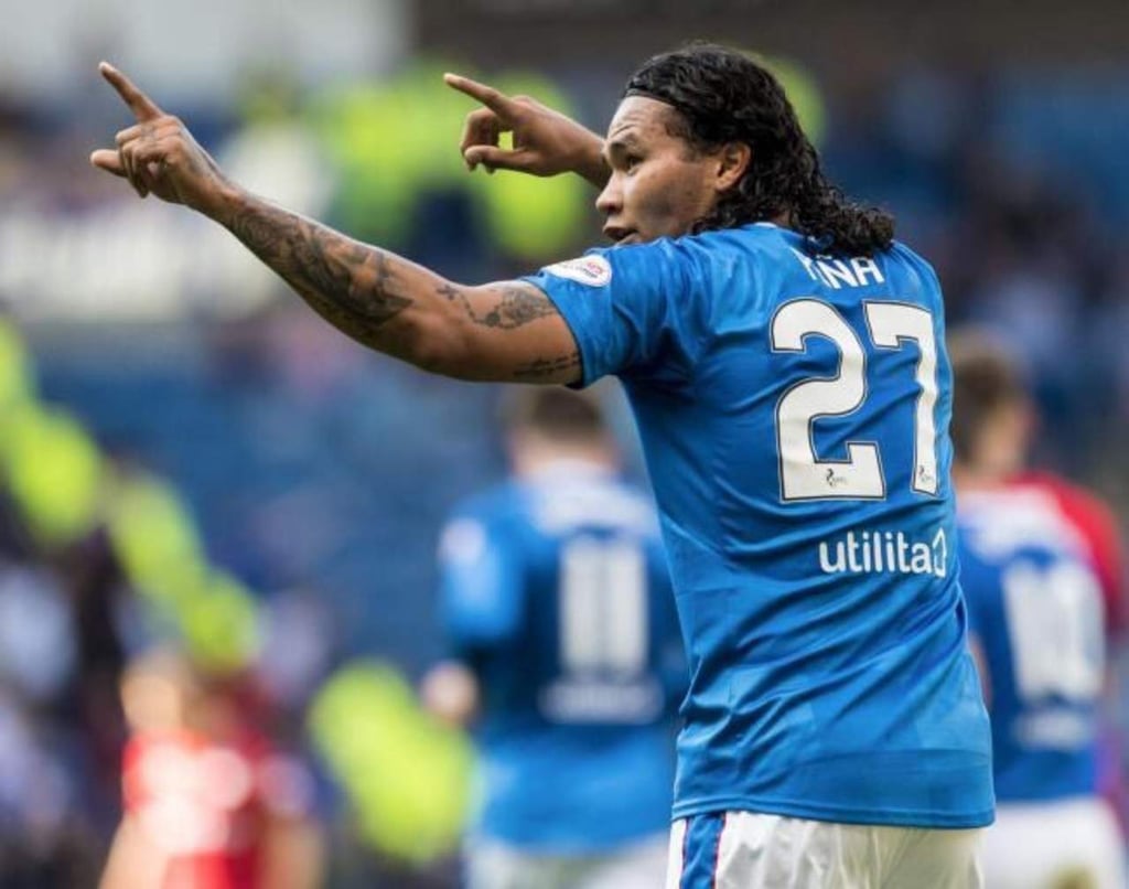 Llega 'Gullit' Peña a México para arreglarse con Cruz Azul