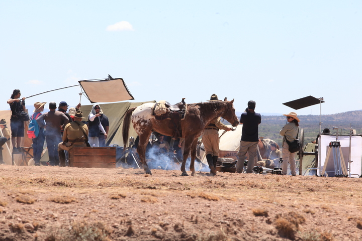 Buscan ranchos para filmar serie en Durango