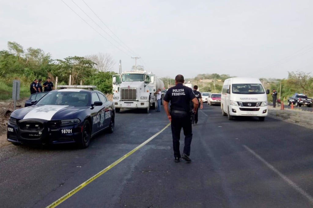 Encuentran restos de cuatro personas en camino rural de Veracruz