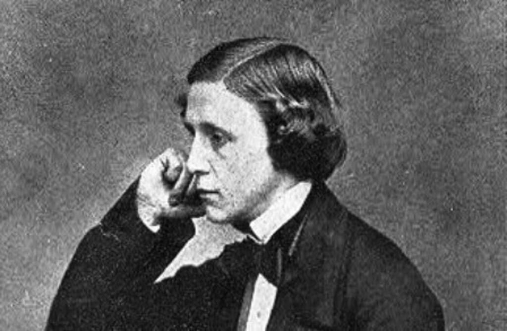 1898: Acaban los días de Lewis Carroll, autor famoso por su obra de Alicia en el país de las maravillas