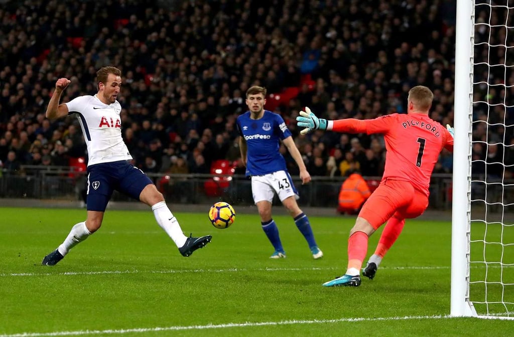 Kane mete dos tantos en goleada del Tottenham