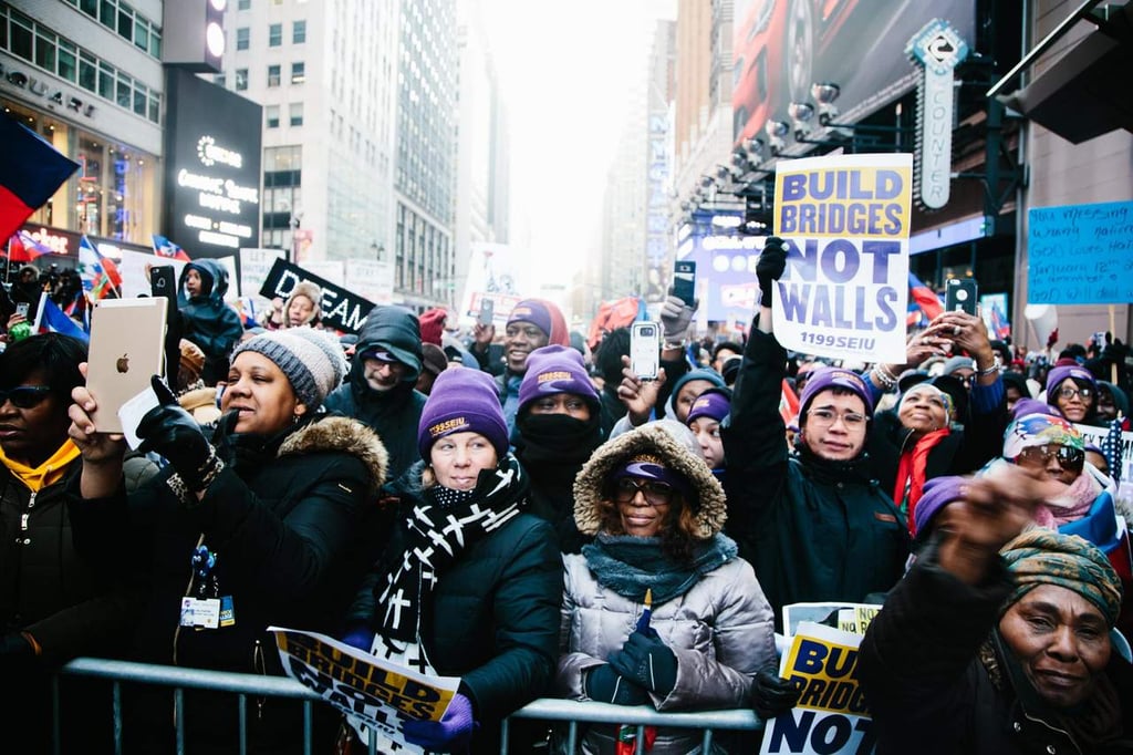 Haitianos marchan en NY contra racismo y Trump