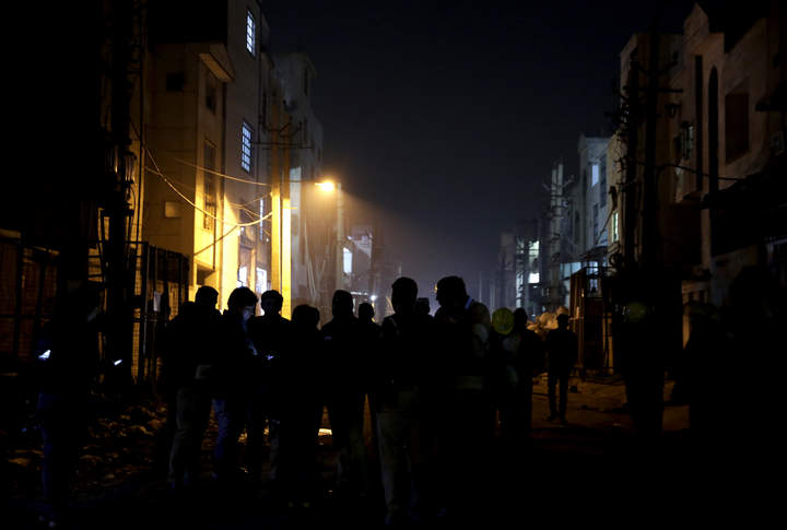 India: incendio en una fábrica de petardos deja 17 muertos