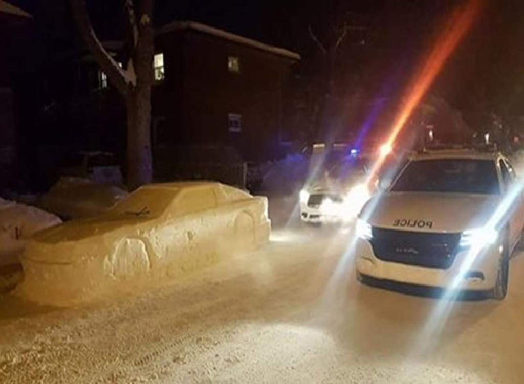 Broma con auto de nieve deja ‘helada’ a la policía