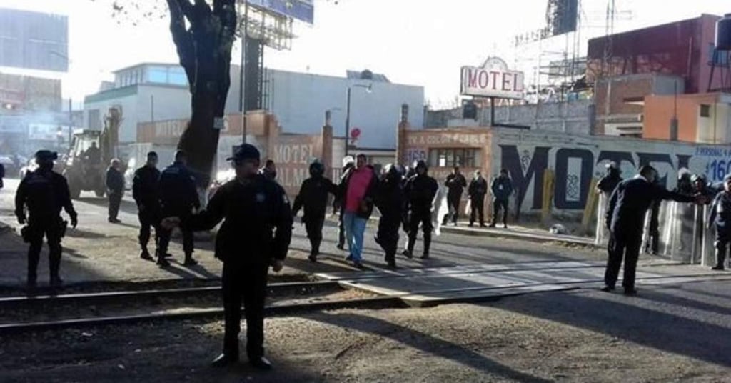 Investiga PGR a 30 personas por bloqueos en Michoacán