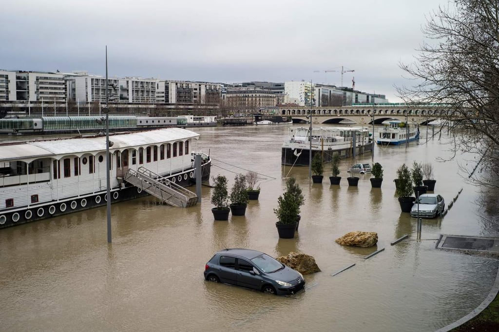 Se desborda el río Sena en París