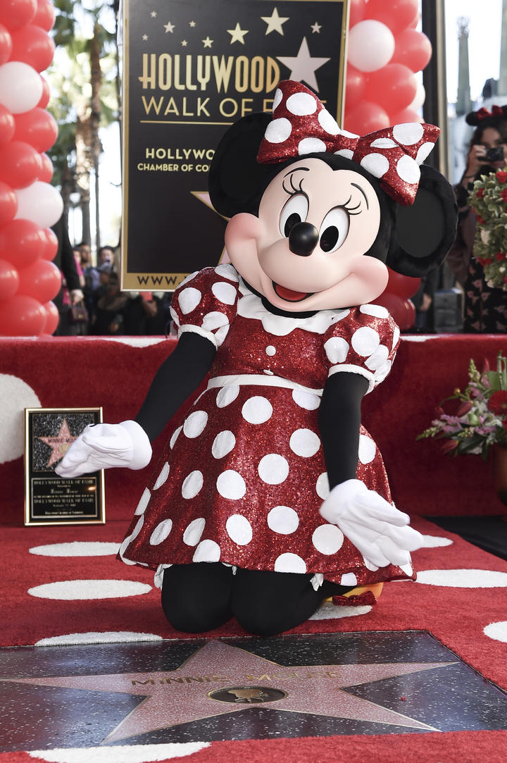 Minnie Mouse recibe su estrella
