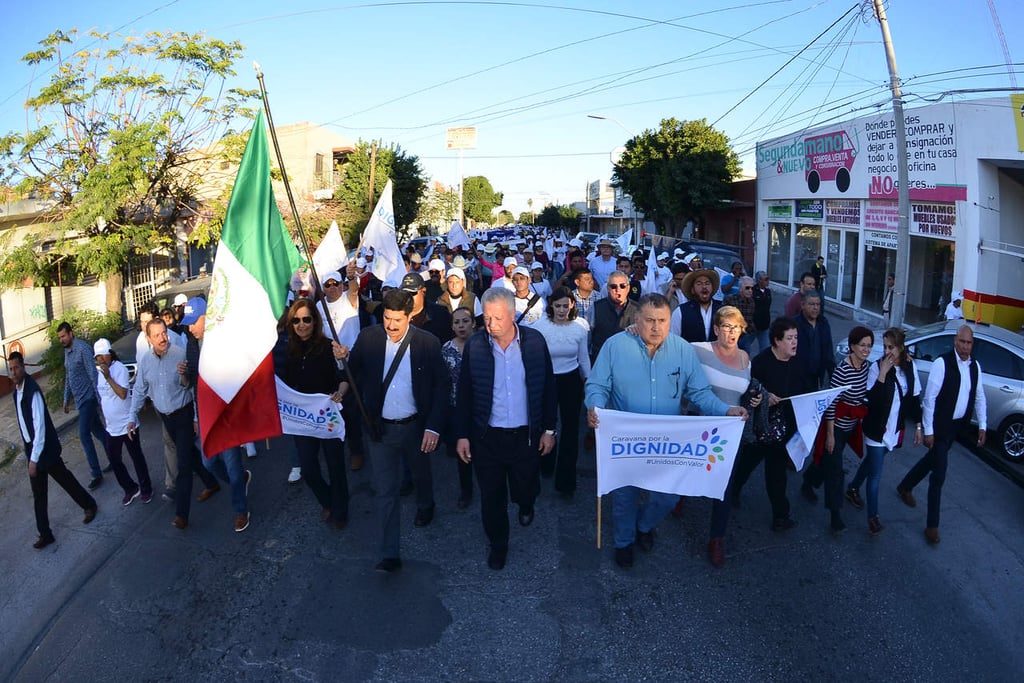 Corral encabeza Caravana por la Dignidad en Torreón; lamenta violencia en GP