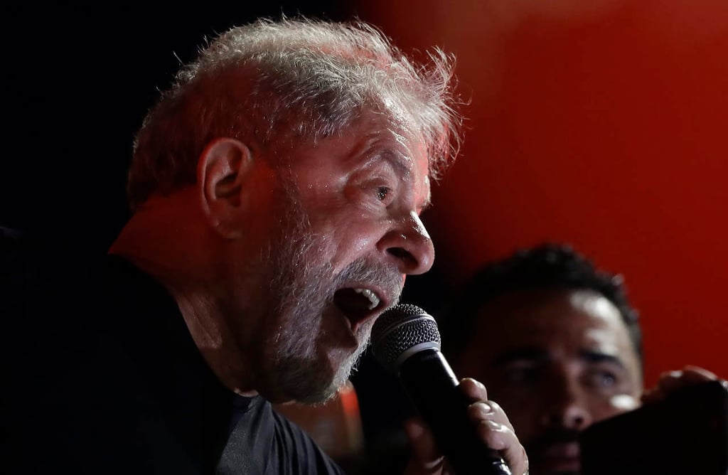 Insiste Lula en que es 'perseguido' por una élite