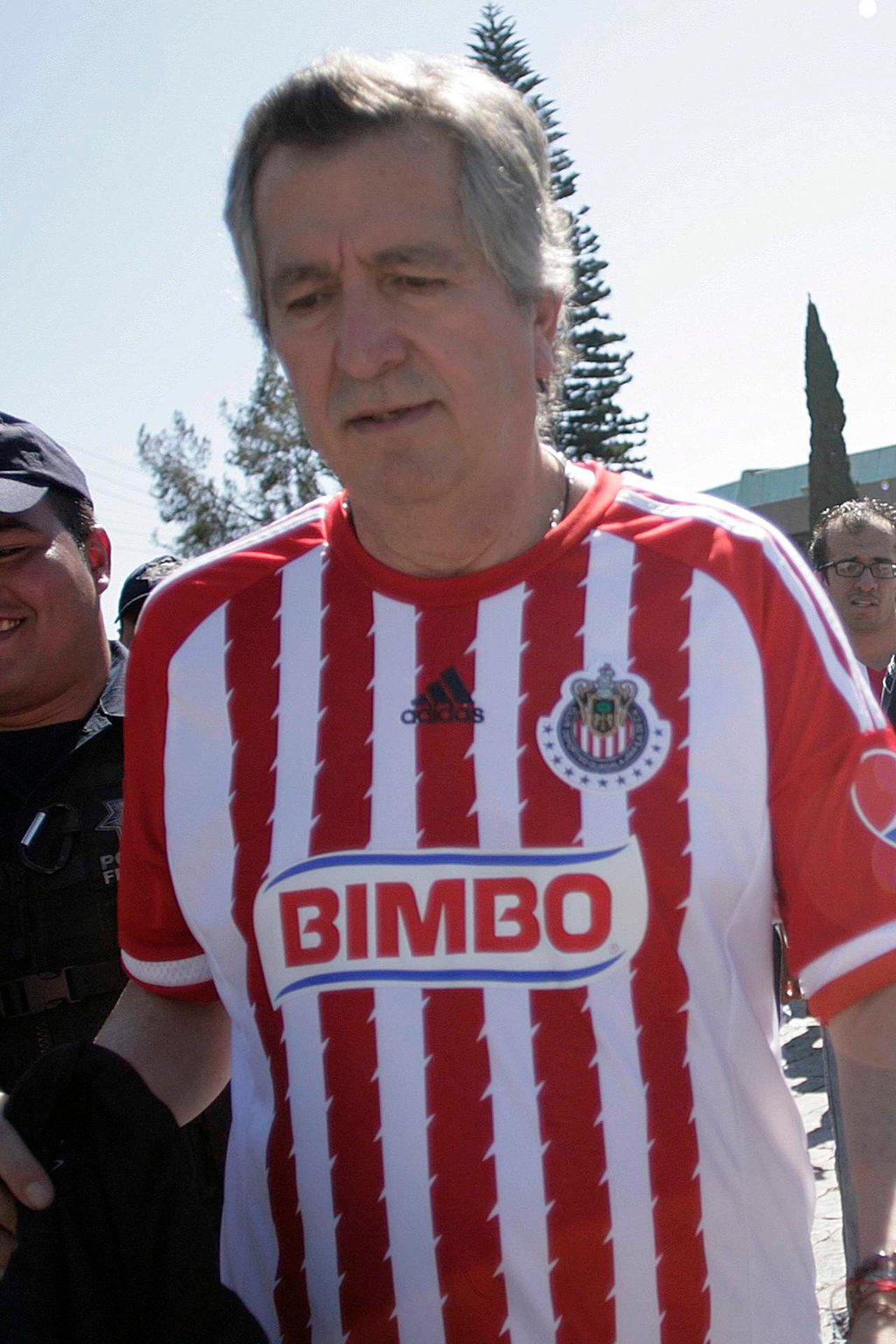 Acepta Vergara que Chivas buscó a Javier Hernández