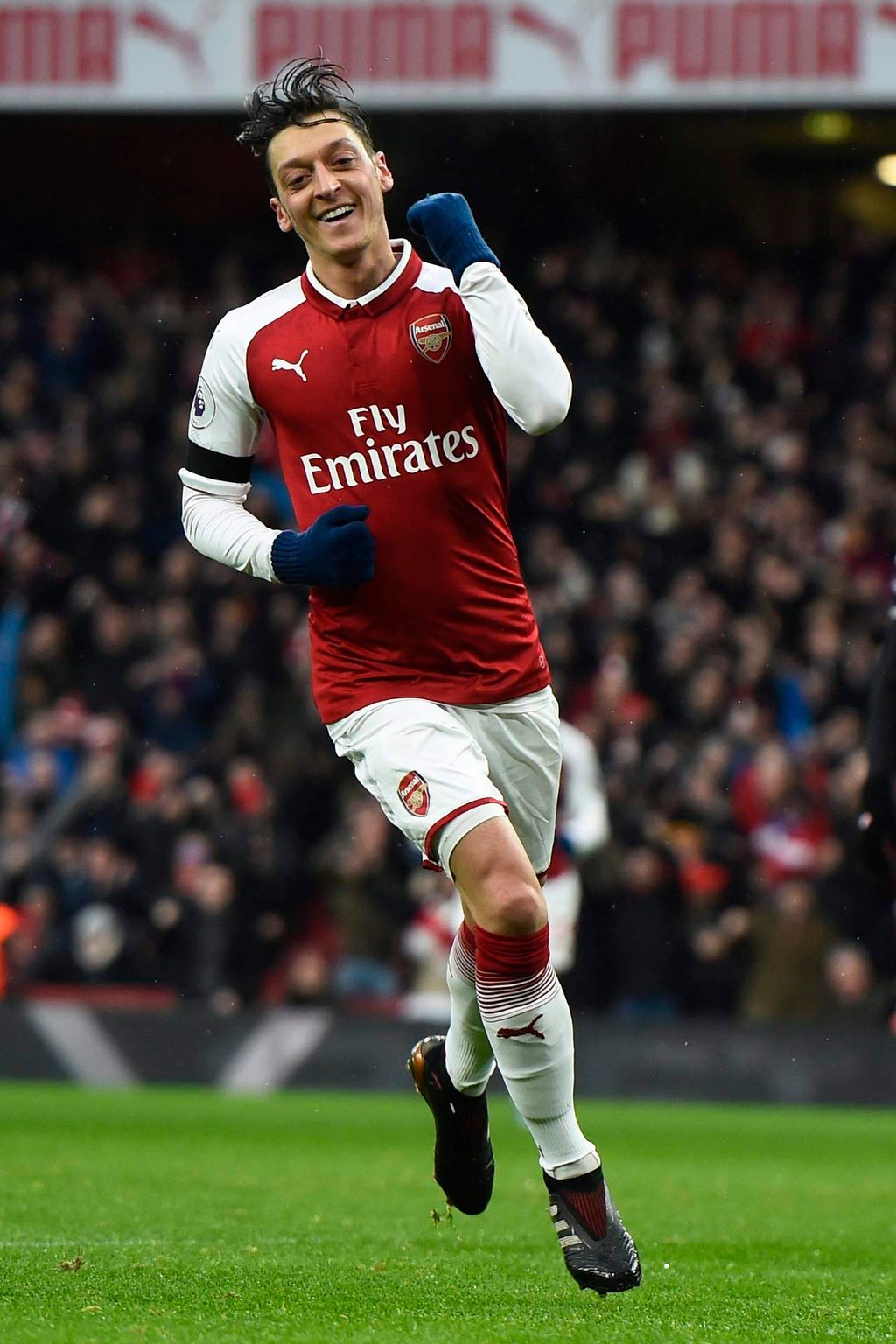 Özil renovará con Arsenal hasta 2021