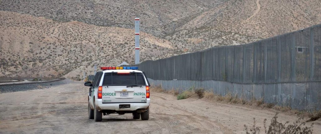 Rescatan a 77 inmigrantes adentro de camión en California