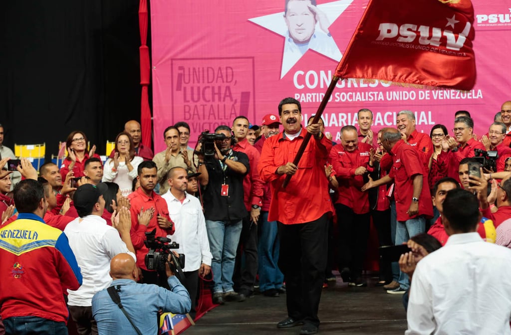 Anuncia Maduro plan de defensa 'antigolpista'