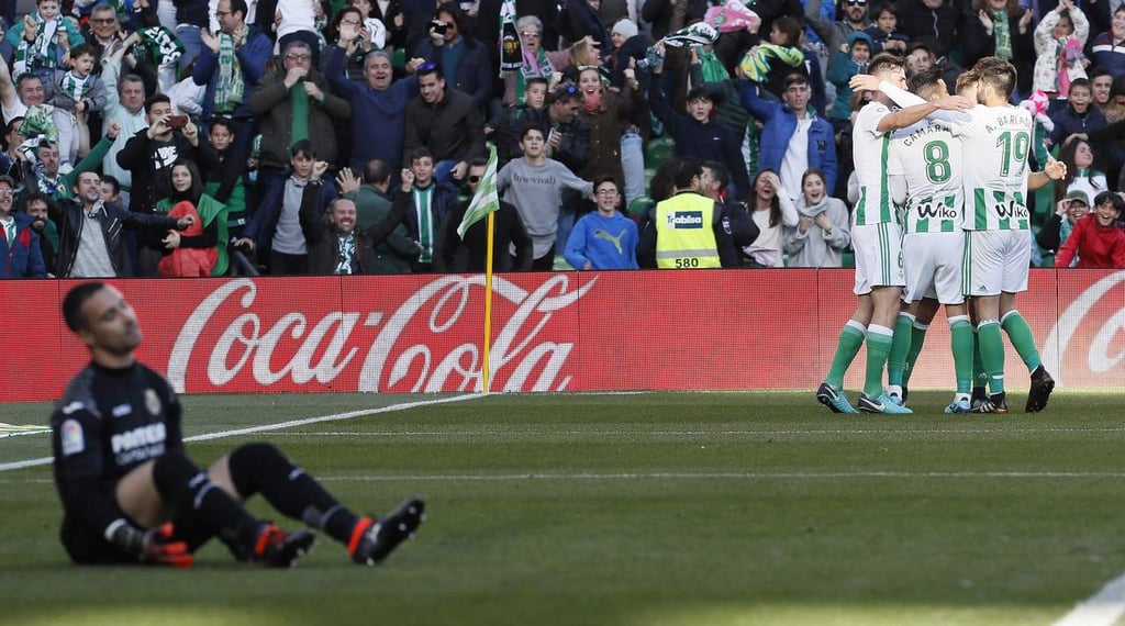 Con Guardado los 90 minutos, Betis derrota 2-1 al Villarreal