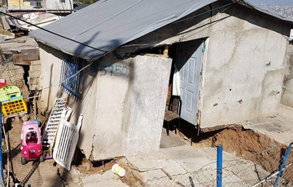 Colapsan cerca de 70 casas en colonia de Tijuana